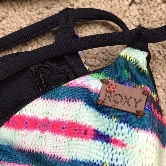 ROXY reversible multicolored bikini top. NWT - Picture 10 of 12